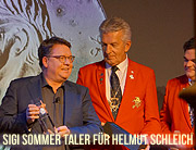 Helmut Schleich erhielt den Sigi-Sommer-Taler 2018 der Narrhalla am 25.11.2018 im "Wirtshaus im Schlachthof". Die Laudatio sprach Dieter Hanitzsch (©Foto: Martin Schmitz)